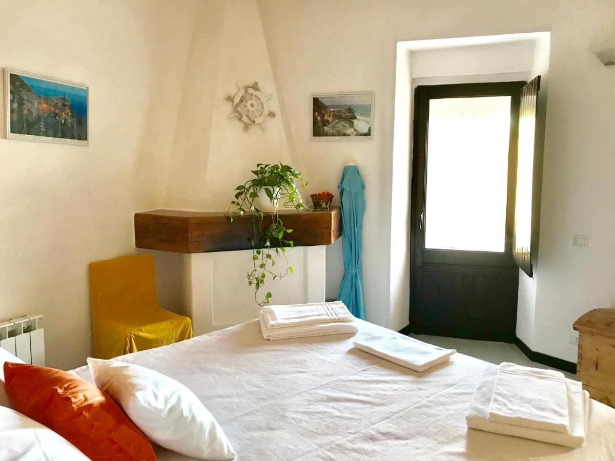 La Marina Tower Apartment With Private Sea View Terrace Vernazza Esterno foto