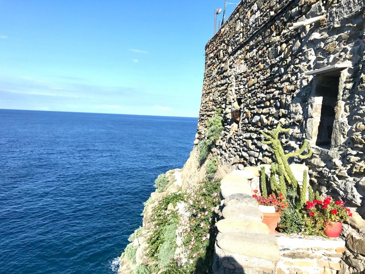 La Marina Tower Apartment With Private Sea View Terrace Vernazza Esterno foto